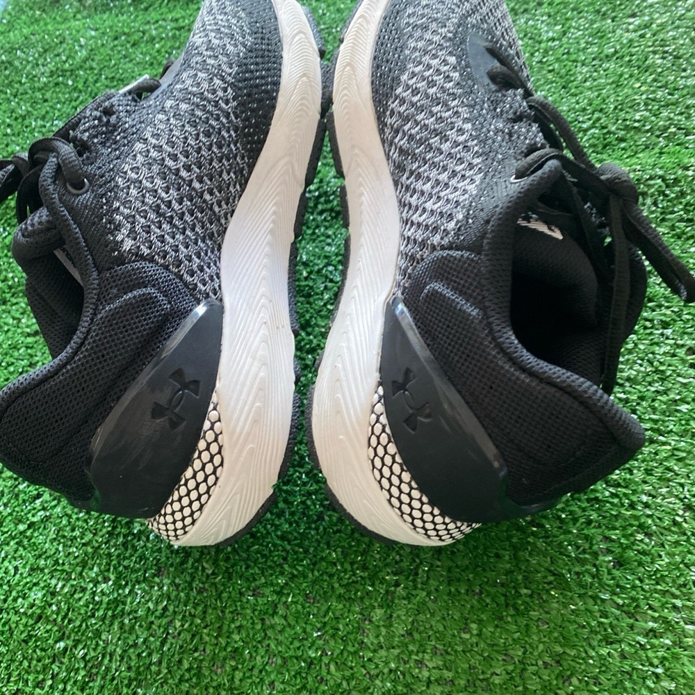 Under Armour HOVR Intake 6 Women’s Running Shoes 7.5 Black White Lightweight V-4 - Picture 6 of 9